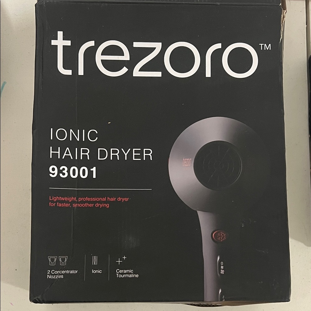Trezoro Ionic Hair Dryer with attachments